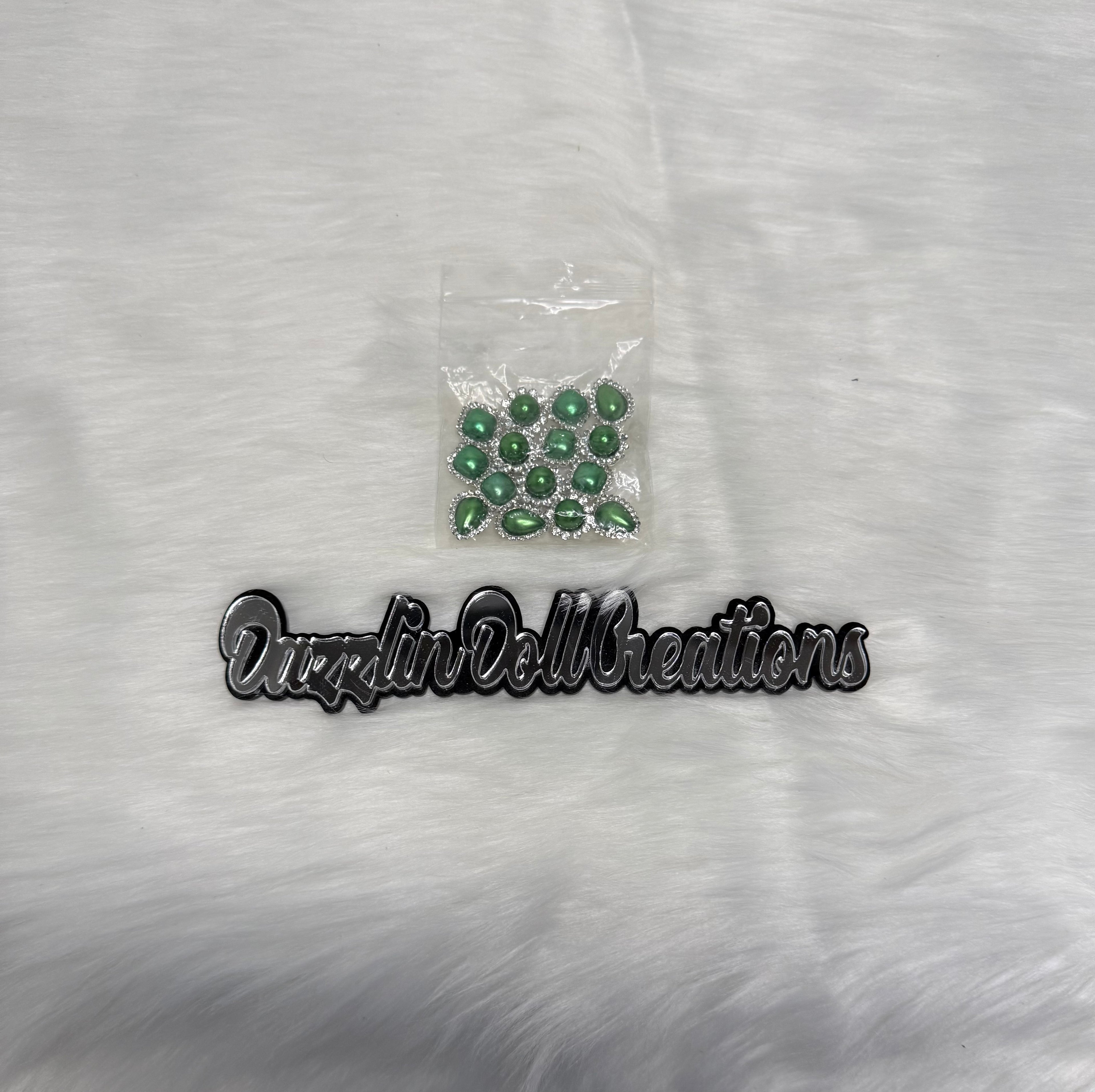 Green/Silver Plastic Gemstones in Assorted Shapes (15-Pack)